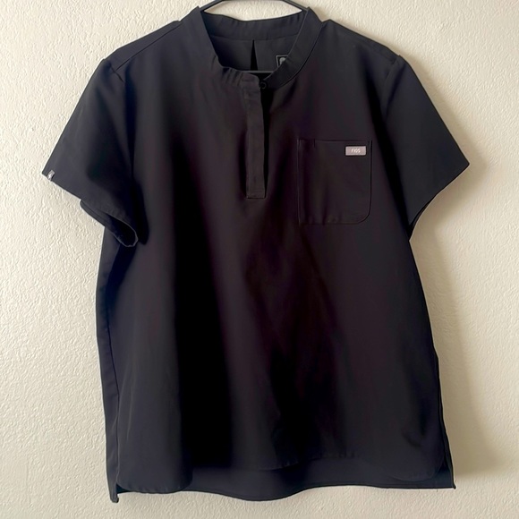 FIGS XL Scrub Top - Picture 1 of 3
